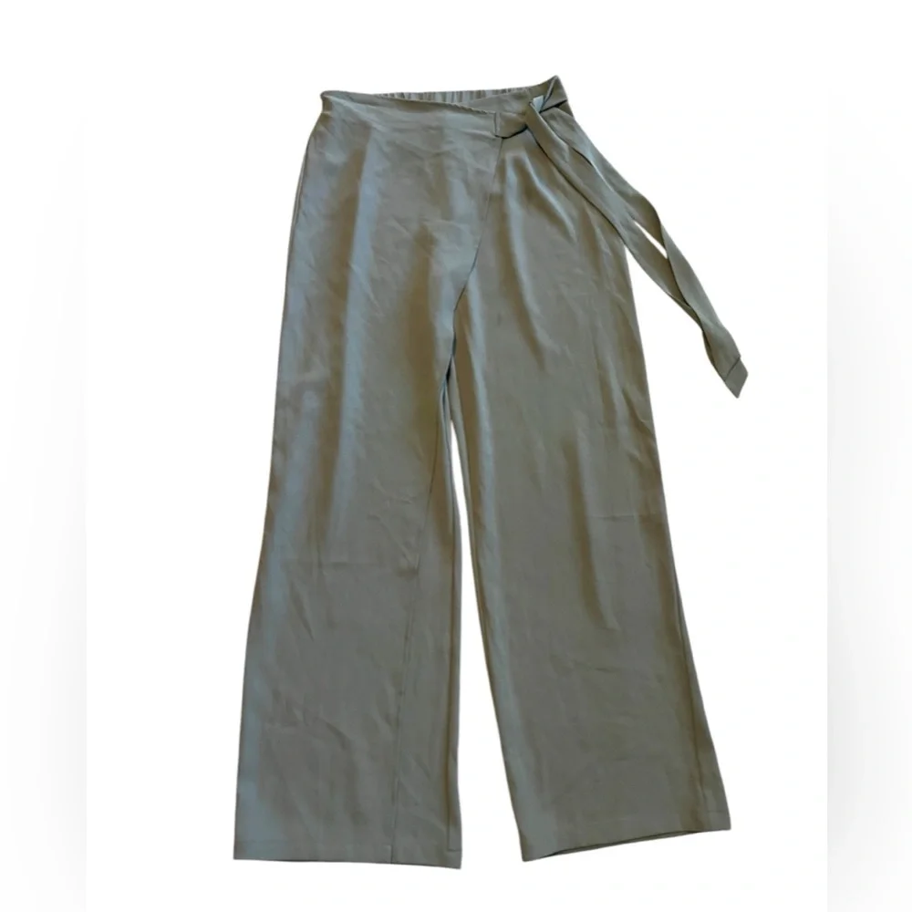 NWT-Halara straight leg half wrap pants - Picture 1 of 6